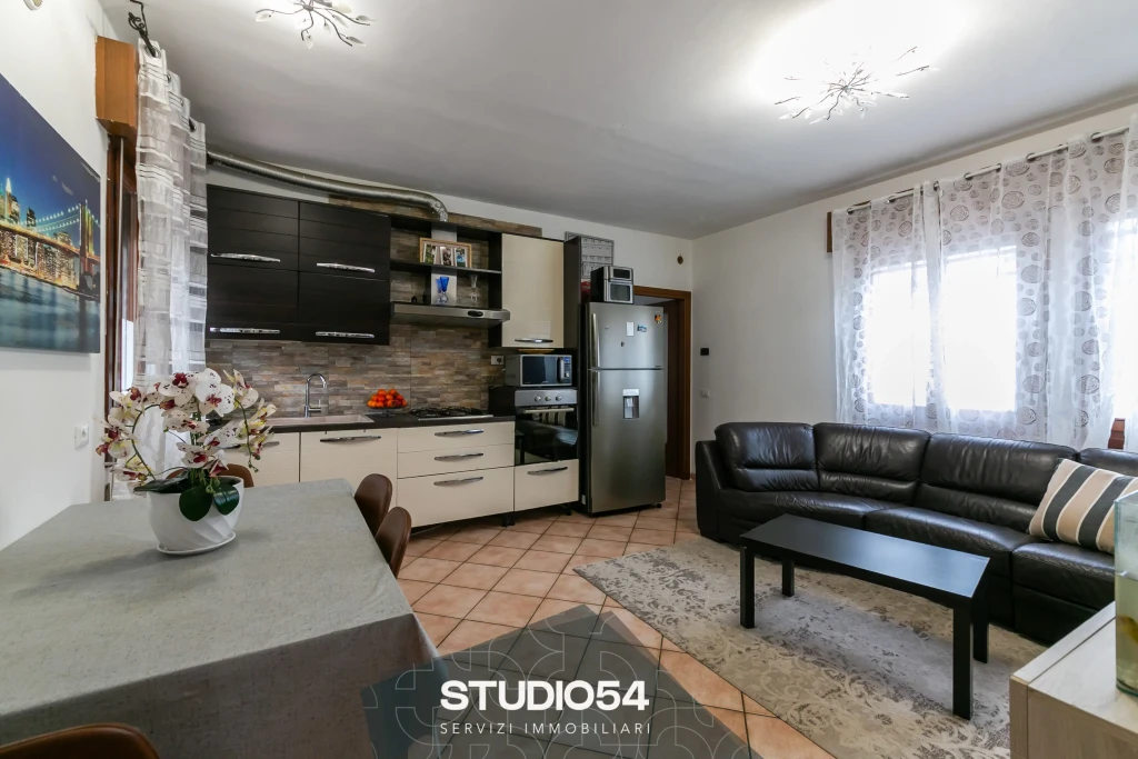 via-fausta-201-ca-ballarin-001