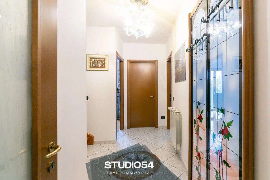 via-alberti-cavallino-001