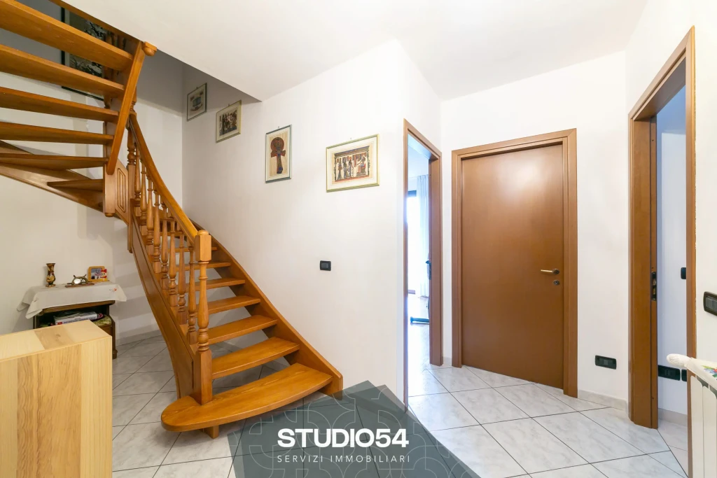 via-alberti-cavallino-003