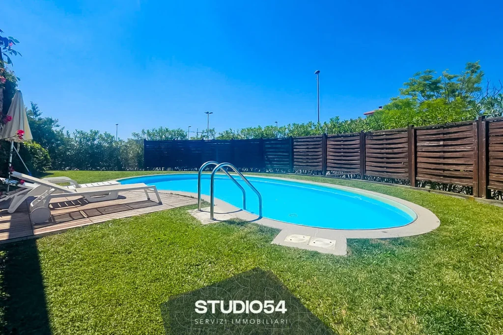 villaggio-mare-piscina-004