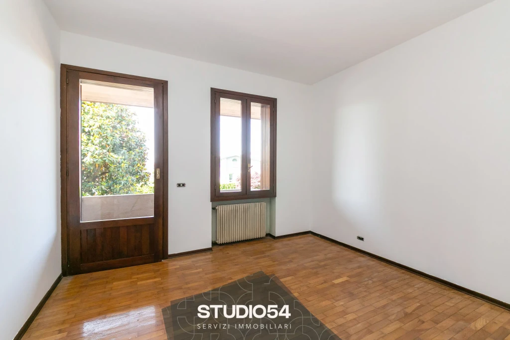 via-liberta-28-paese-019