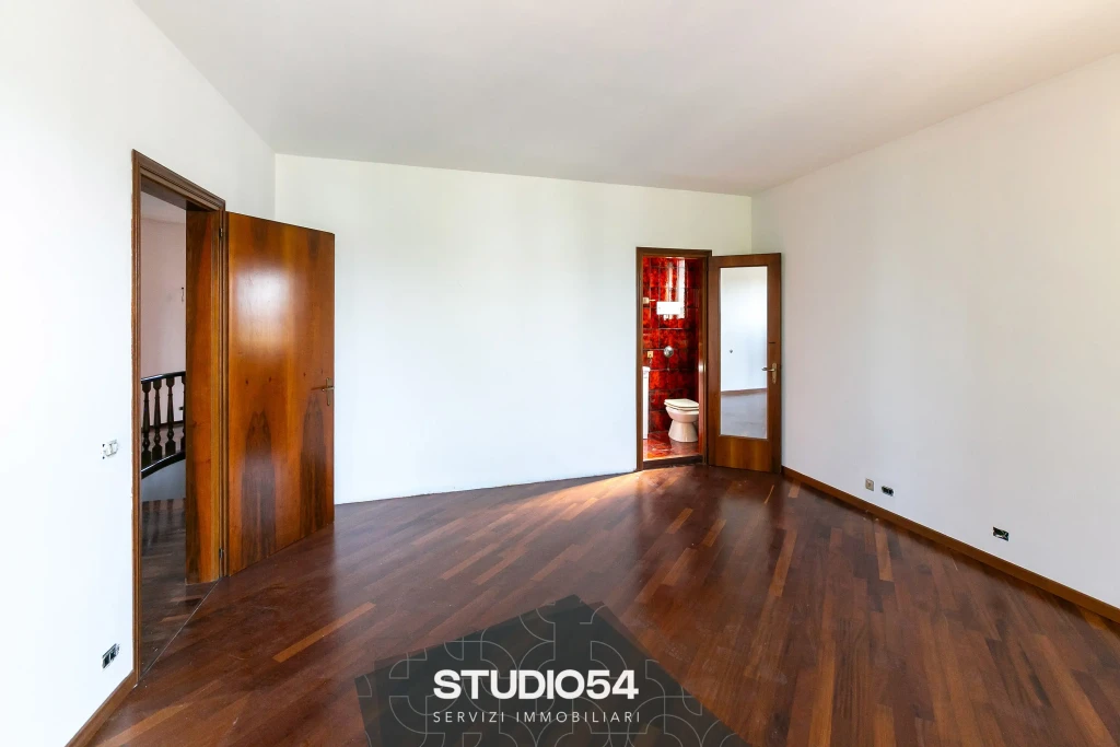 via-liberta-28-paese-023