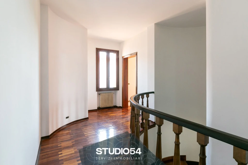 via-liberta-28-paese-030