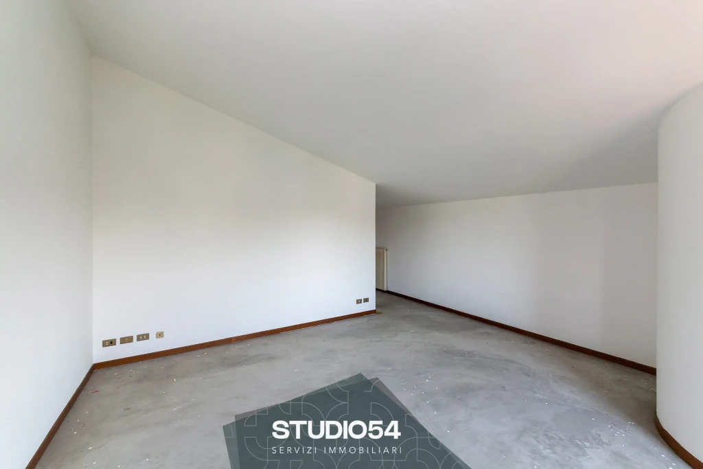 via-liberta-28-paese-034