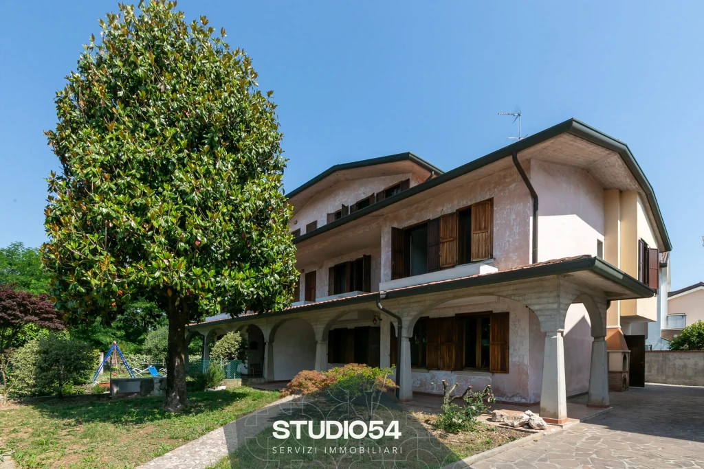 via-liberta-28-paese-046