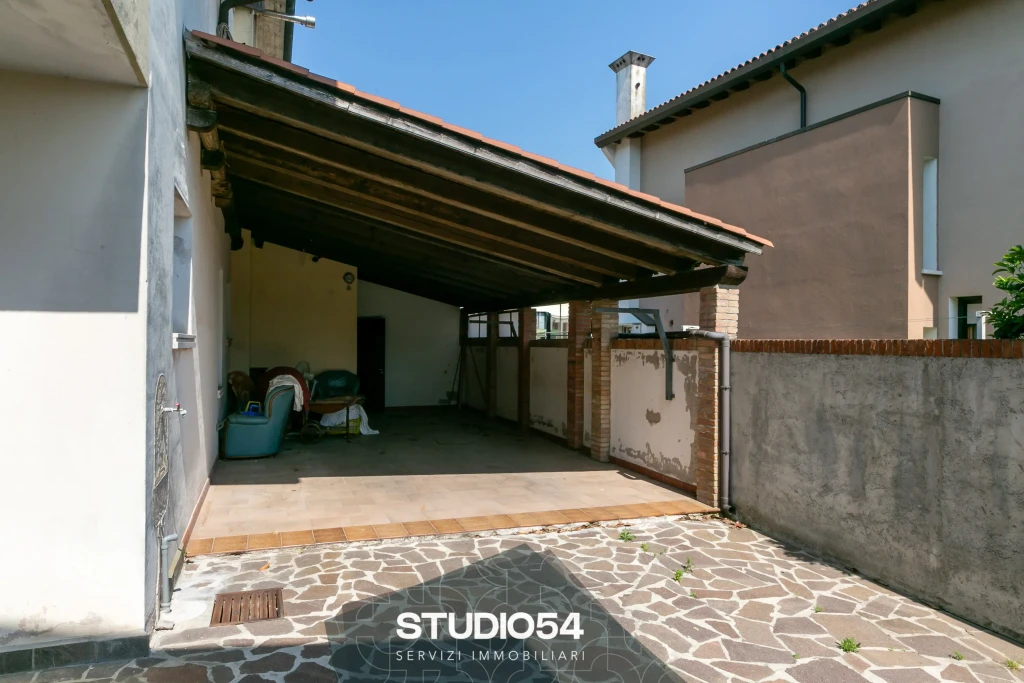 via-liberta-28-paese-049