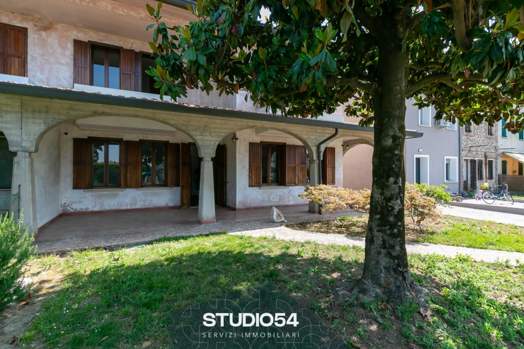 via-liberta-28-paese-053